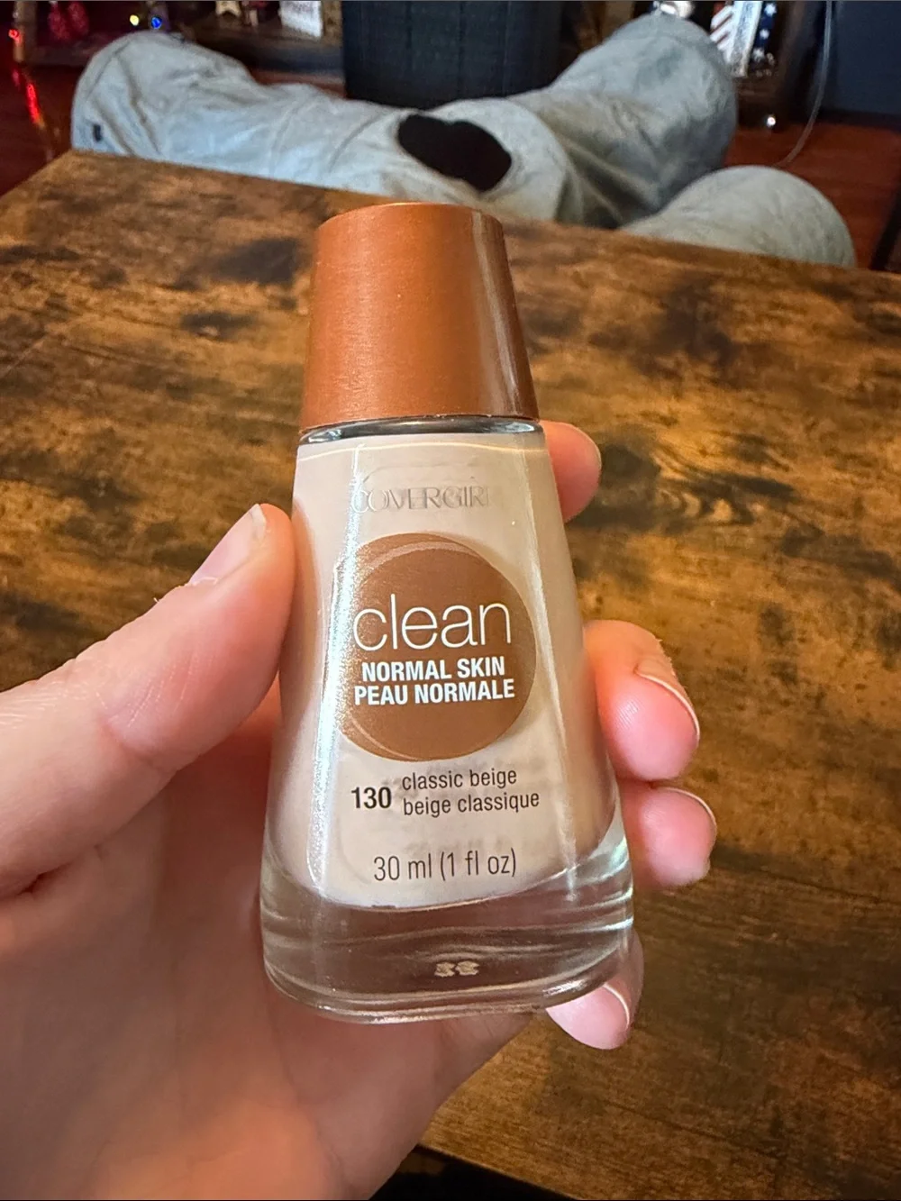 COVERGIRL Clean Normal Skin Liquid Foundation — Classic Beige (130)